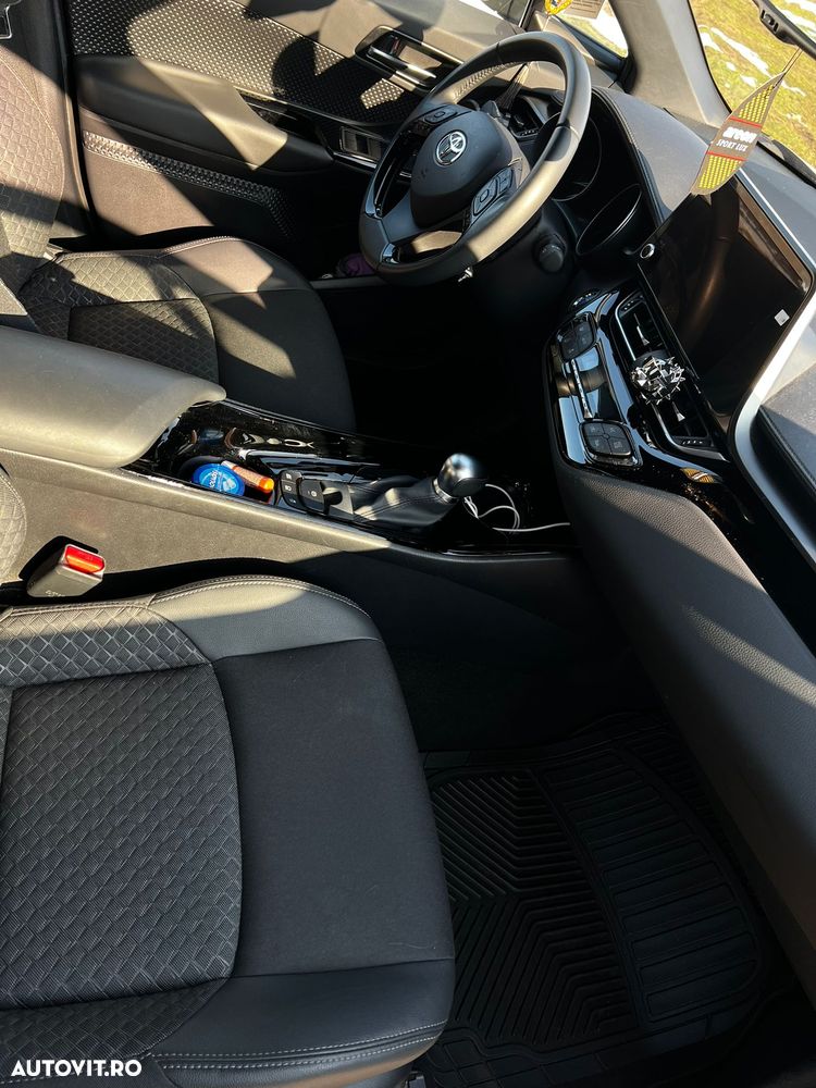 Toyota C-HR 1.8 HSD 122 CP 4x2 CVT Cult - 6