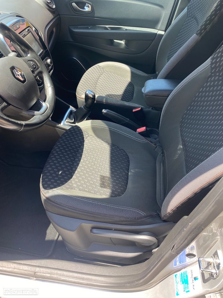 Renault Captur 1.5 dCi Exclusive - 14