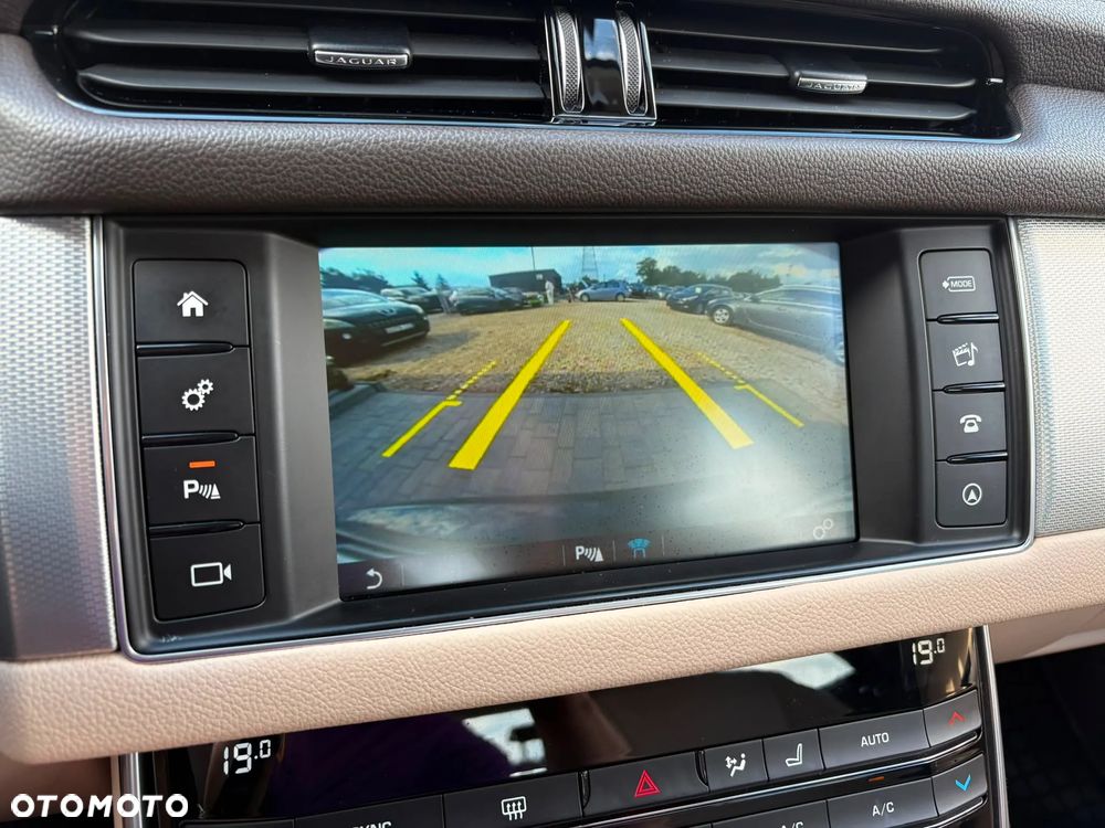 Jaguar XF E-Performance Prestige - 18
