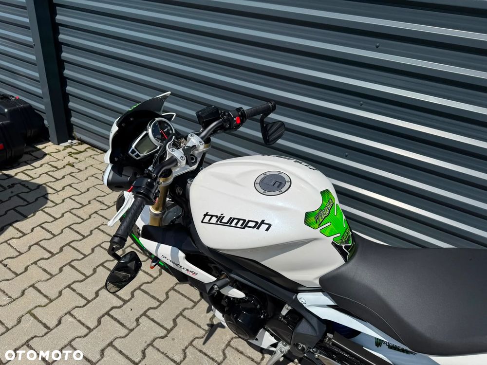 Triumph Street Triple - 12
