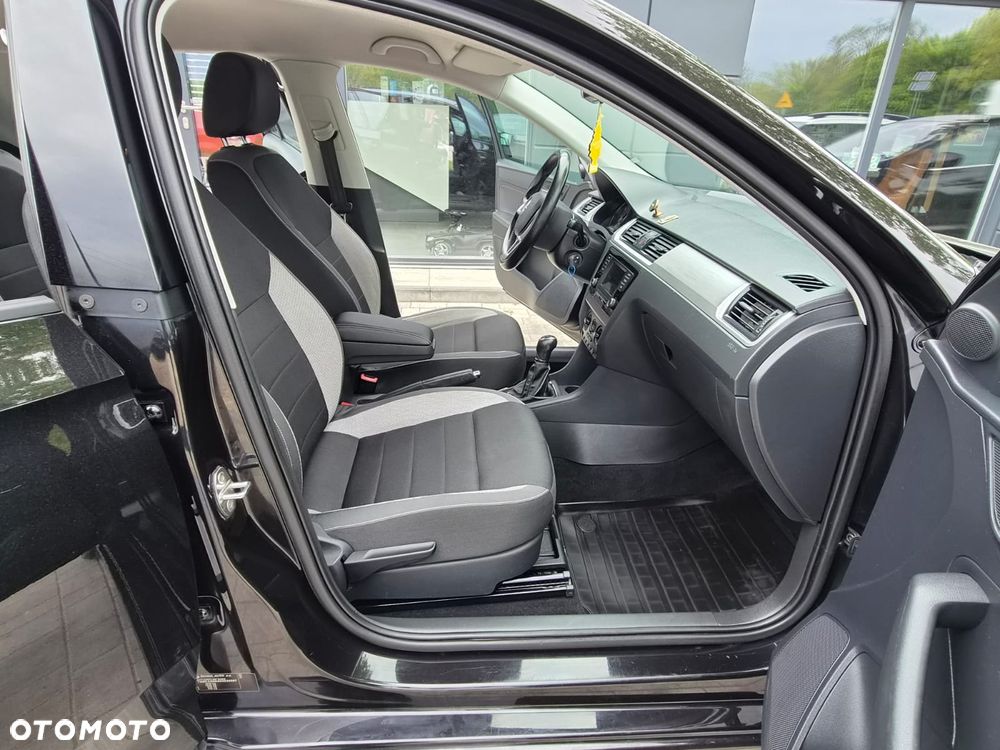 Skoda RAPID 1.2 TSI Active - 19