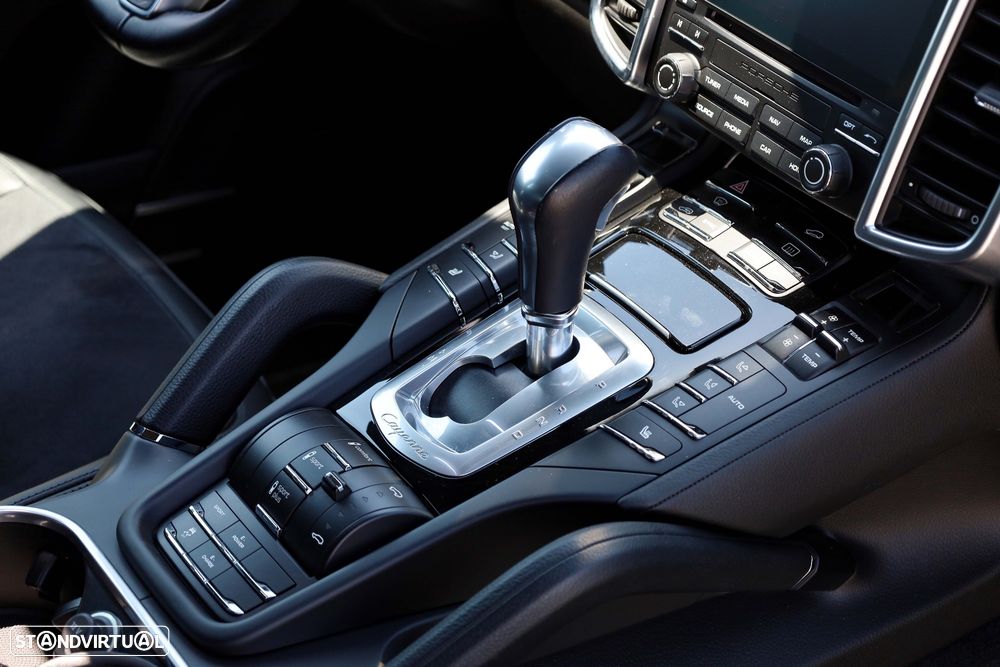 Porsche Cayenne - 24