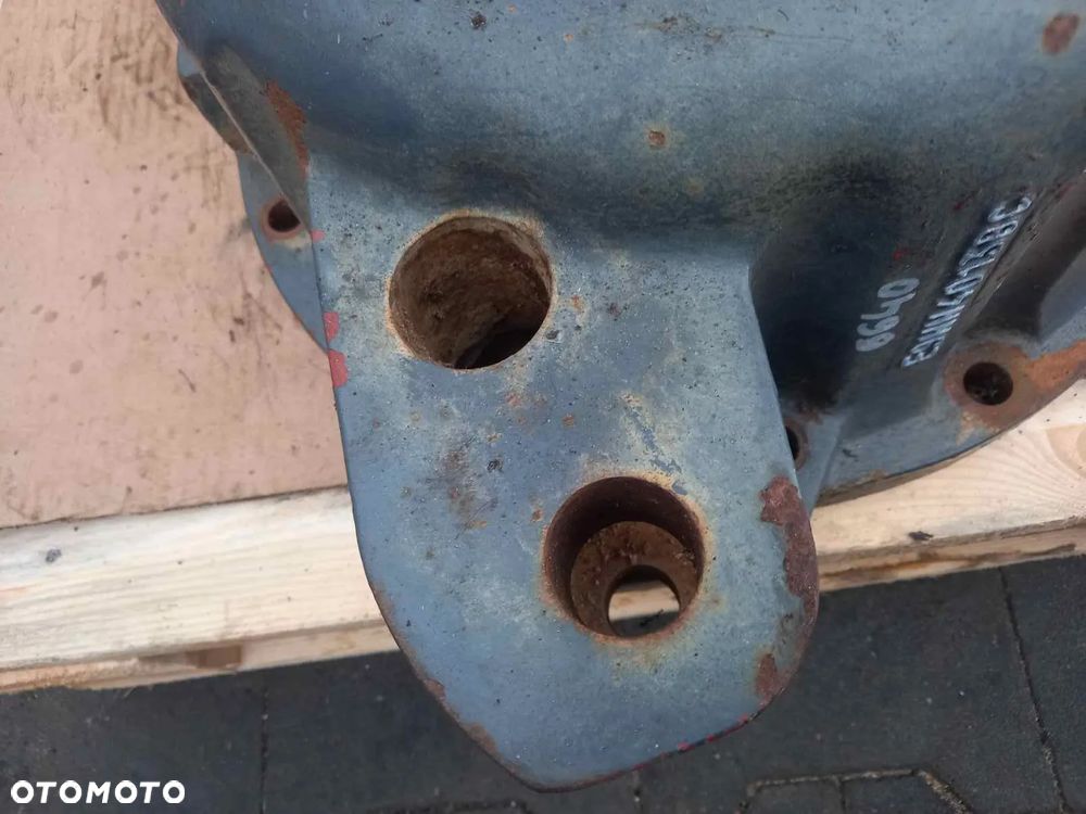 Zwolnica tylna lewa New Holland 6640 - 6