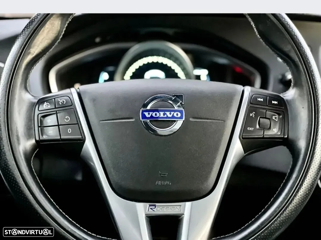 Volvo V40 2.0 D3 R-Design Momentum Geartronic - 4