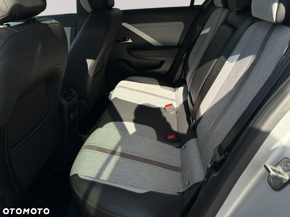 Opel Astra - 25