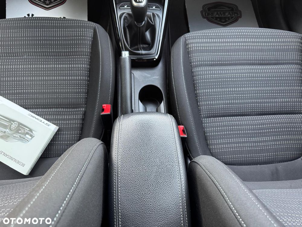 Kia Stonic - 31