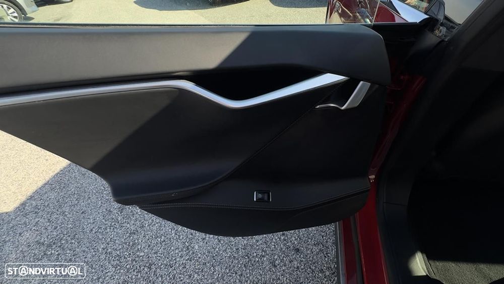 Tesla Model S 85D - 44