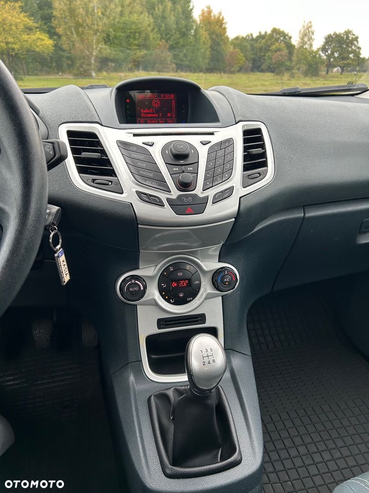 Ford Fiesta 1.4 TDCi Ambiente - 25