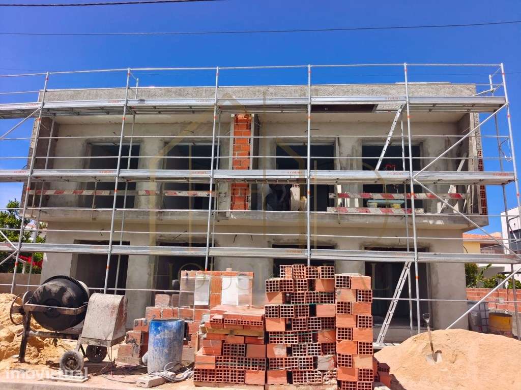 DESLUMBRANTE Moradia T4 com Piscina. Fernão Ferro - Grande imagem: 2/18