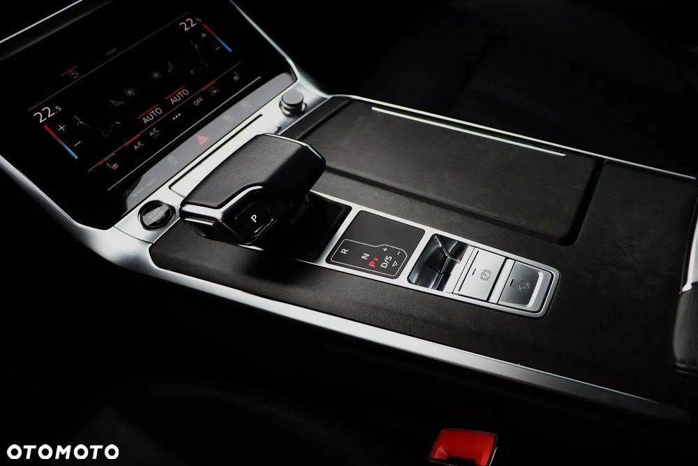 Audi A6 Avant 40 TDI quattro S tronic S line - 26