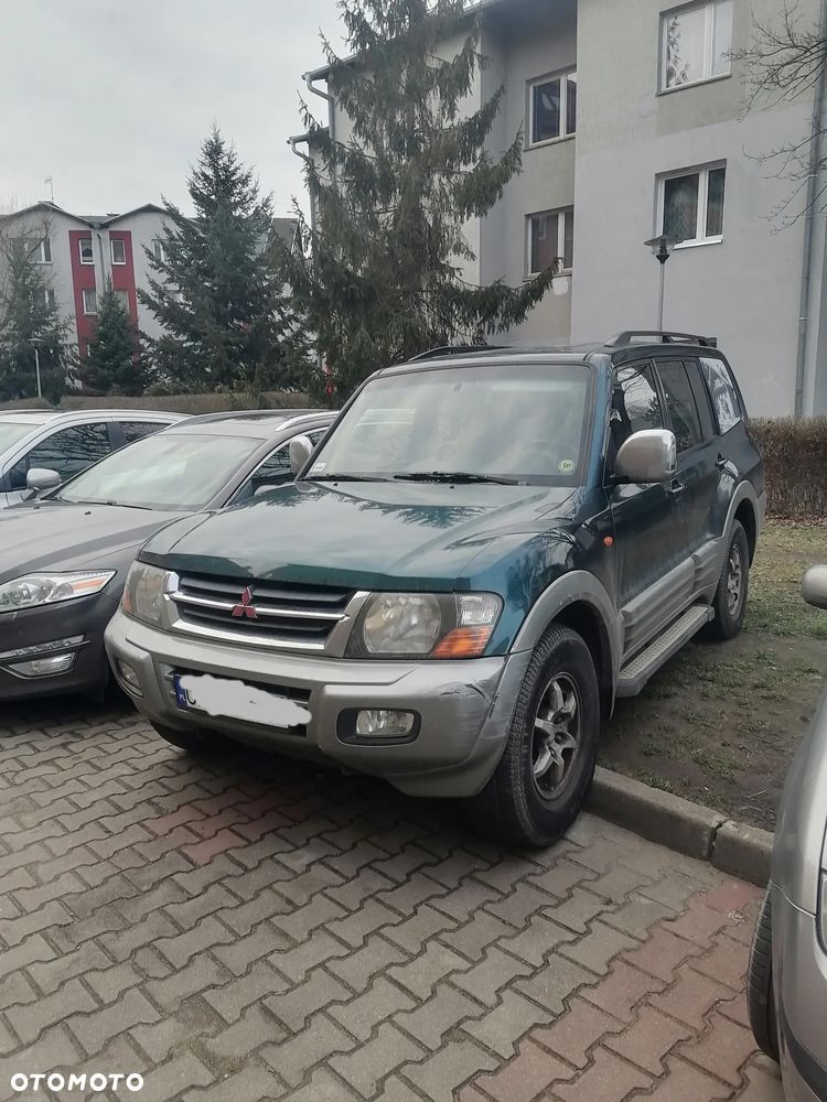 Mitsubishi Pajero - 1