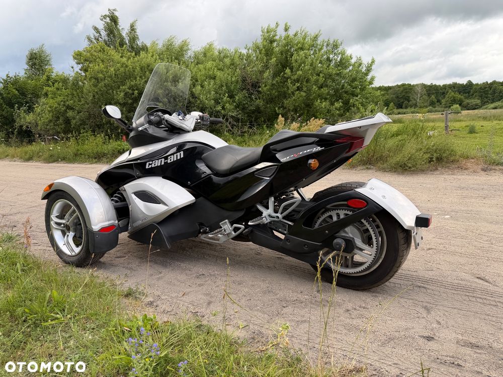 Can-Am Spyder - 7