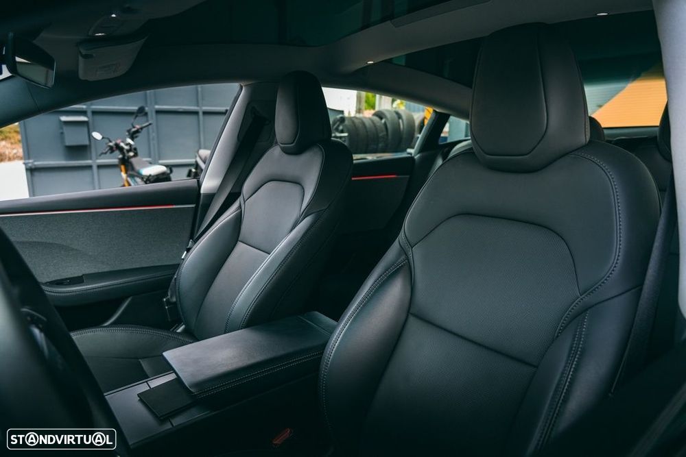 Tesla Model 3 - 10
