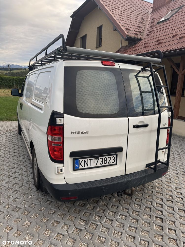 Hyundai H-1 - 4