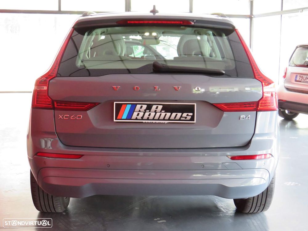Volvo XC 60 2.0 B4 Momentum Plus - 7