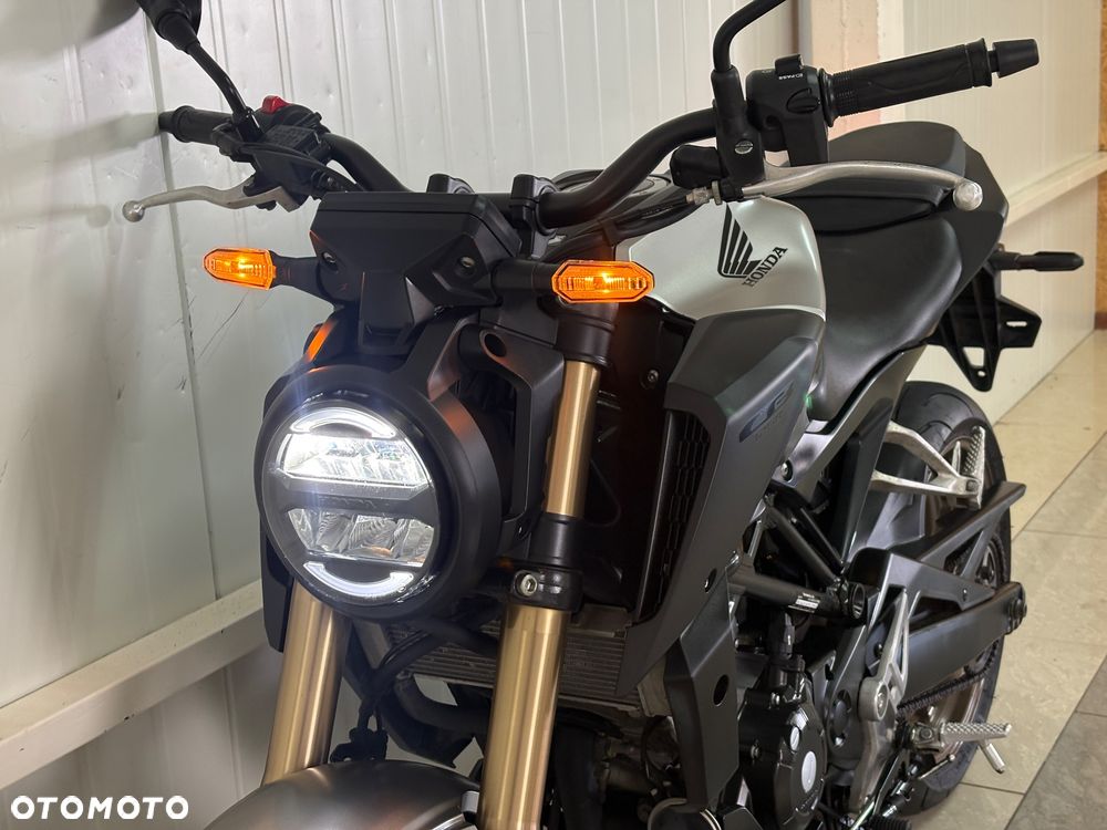 Honda CB - 11