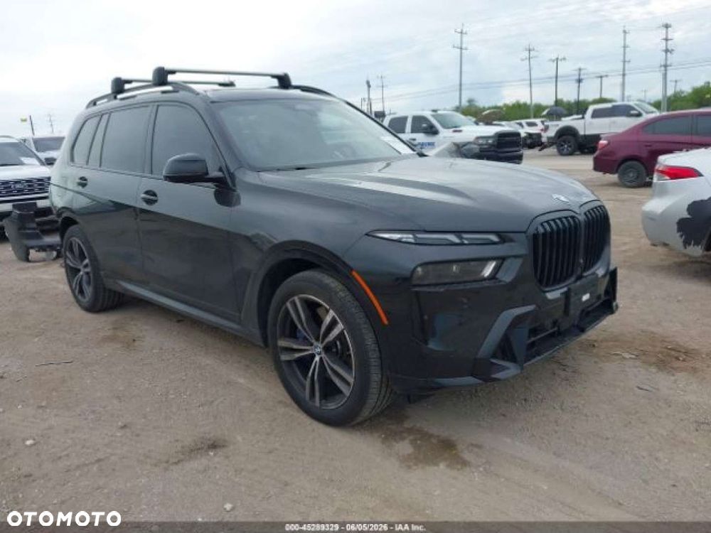 BMW X7 - 7