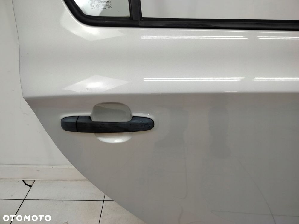 hyundai i20 i 08r- drzwi prawe tylne prawy tył rys - 3