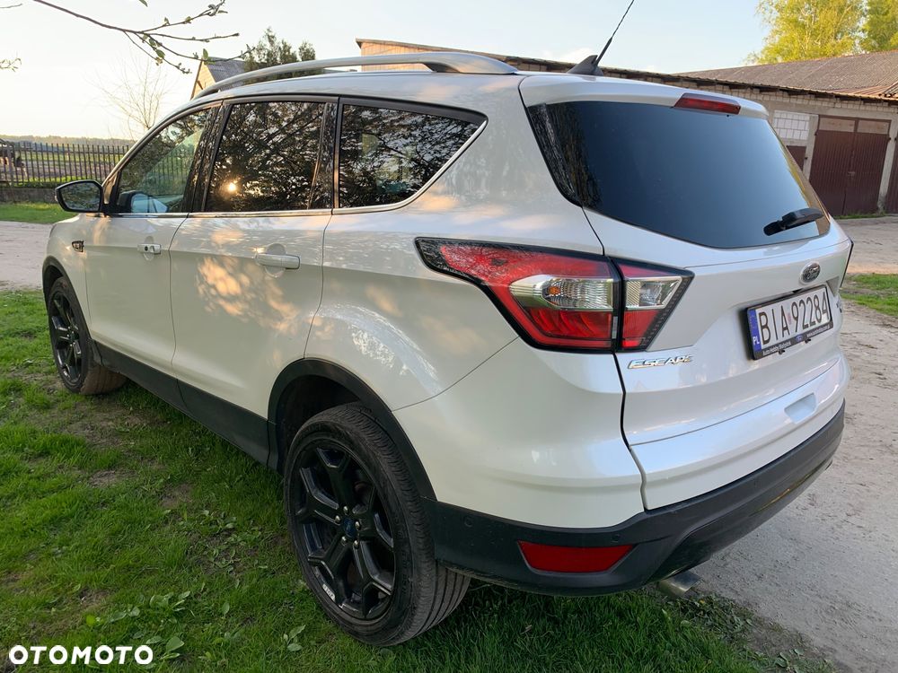 Ford Escape 2.0 EcoBoost AWD Titanium - 3