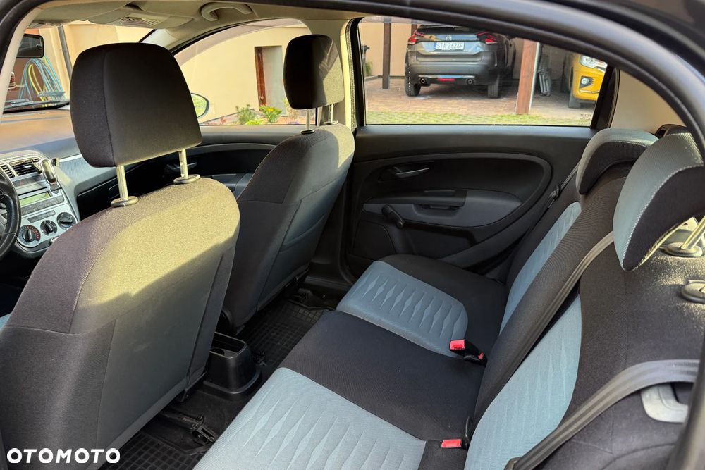 Fiat Grande Punto Actual 1.4 8V Estiva Blue&Me - 10