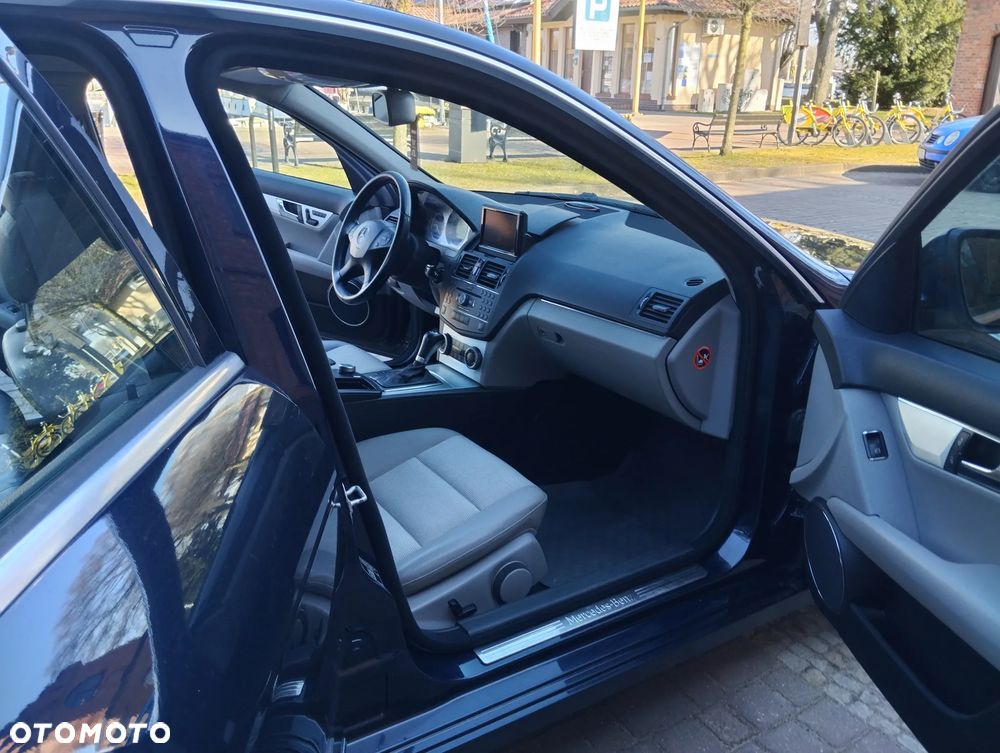 Mercedes-Benz Klasa C 320 CDI 7G-TRONIC Avantgarde DPF - 15