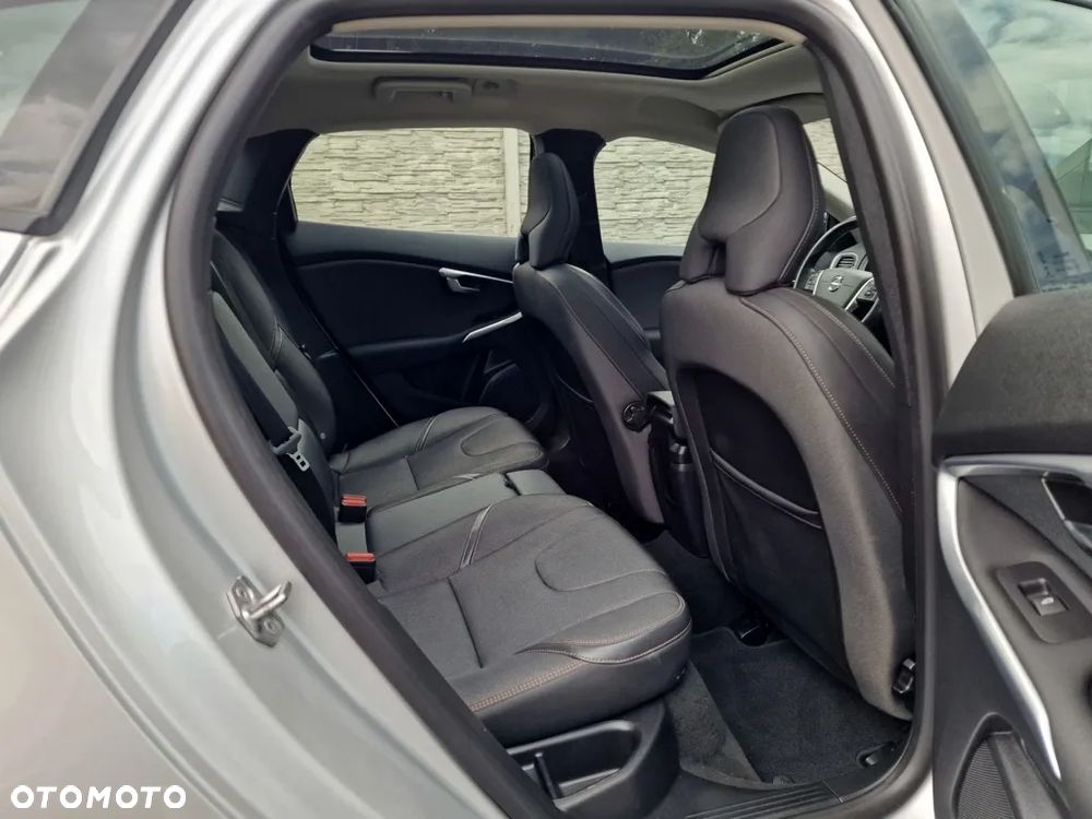 Volvo V40 Cross Country D2 Geartronic Momentum - 26