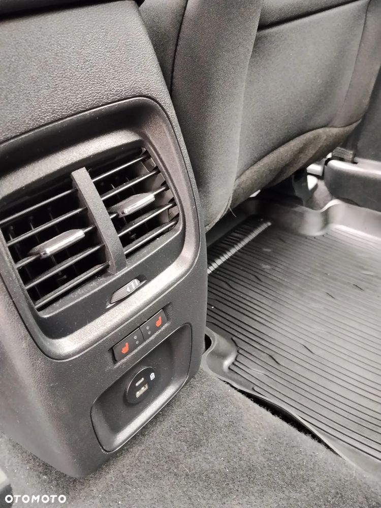 Ford Kuga 1.5 EcoBoost FWD Titanium - 28