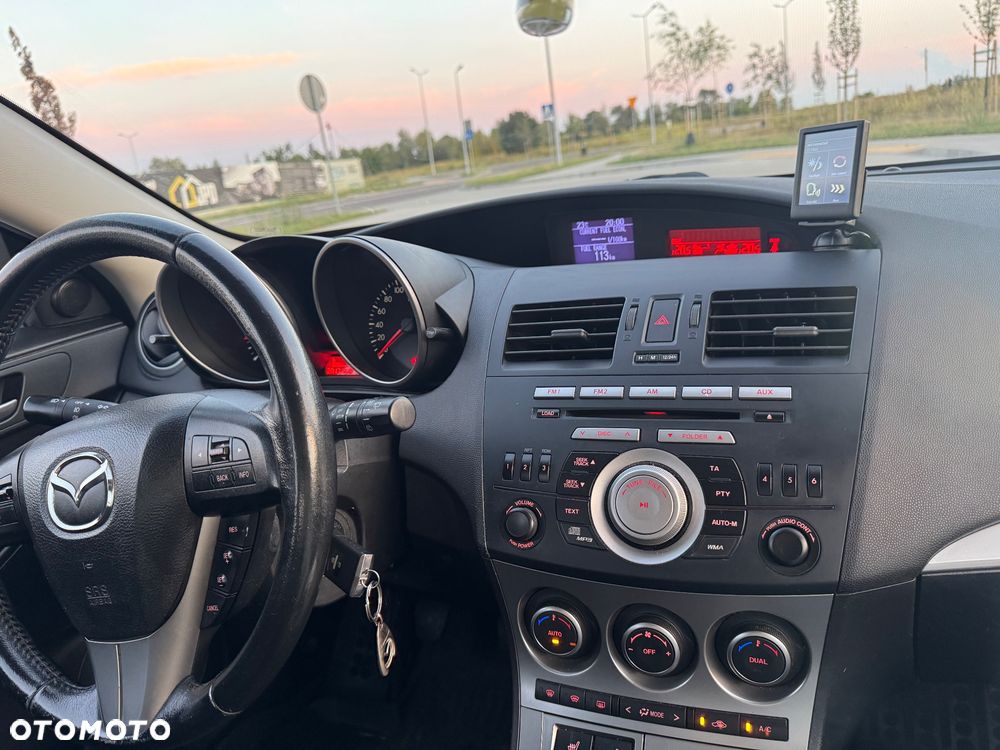 Mazda 3 2.0 Exclusive + - 29