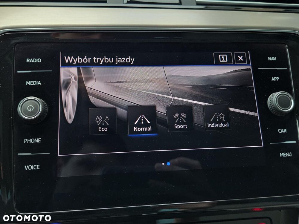 Volkswagen Passat 2.0 TDI Elegance DSG - 29