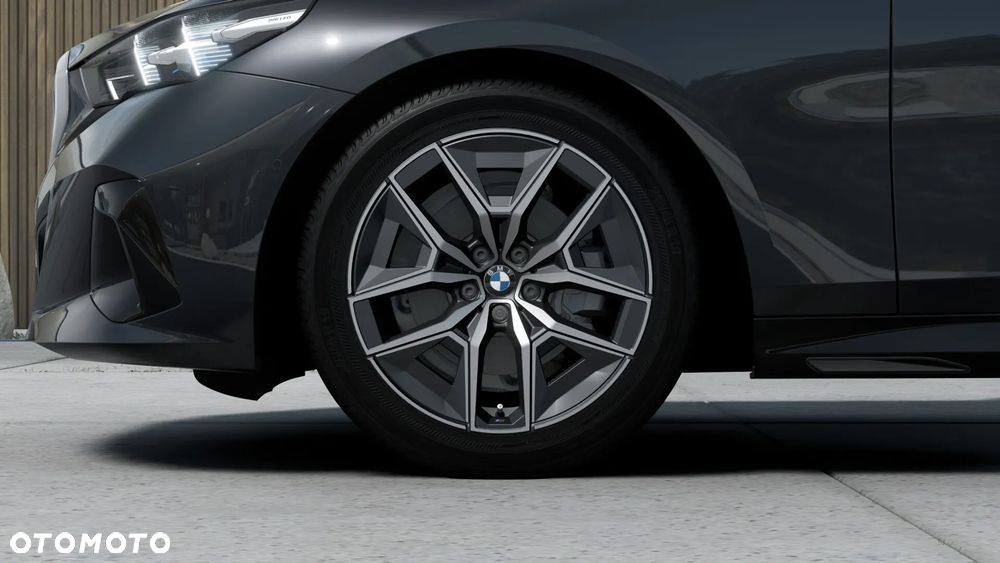 BMW Seria 5 520d xDrive mHEV M Sport - 4