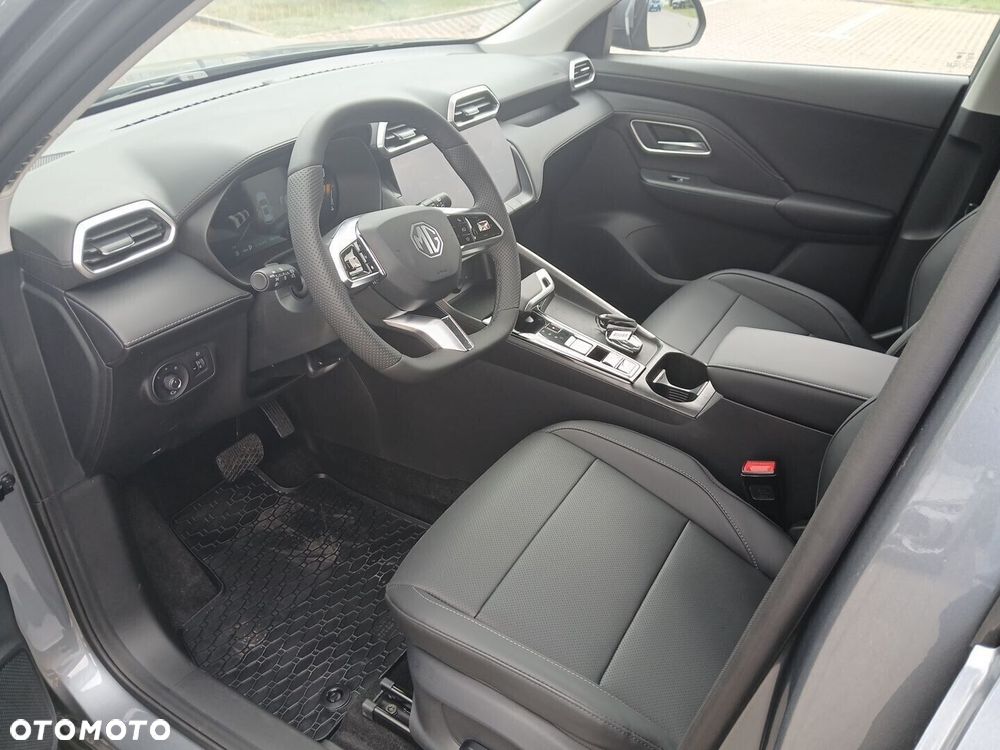 MG ZS Hybrid+ - 10