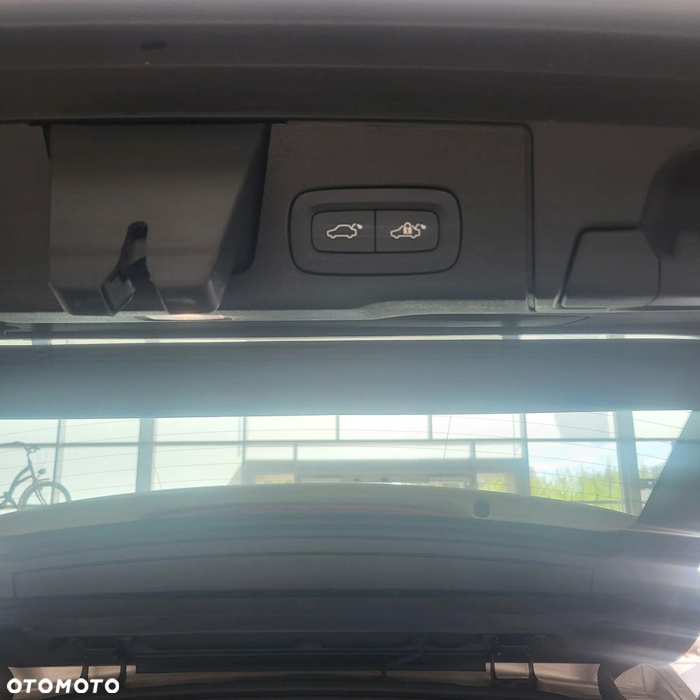 Volvo XC 60 B5 B AWD Plus Dark - 13