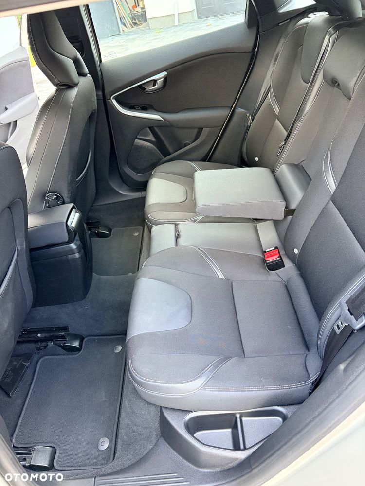 Volvo V40 D2 - 16