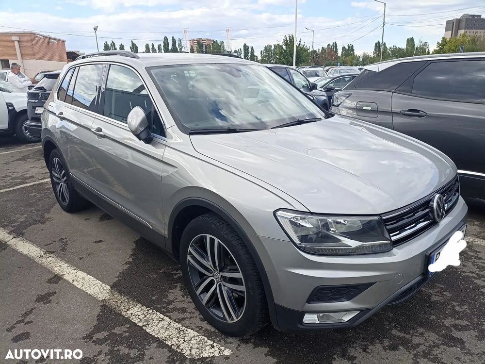 Volkswagen Tiguan - 1