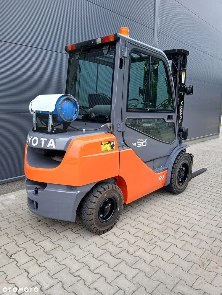 Toyota 02-8FGF30 - 6