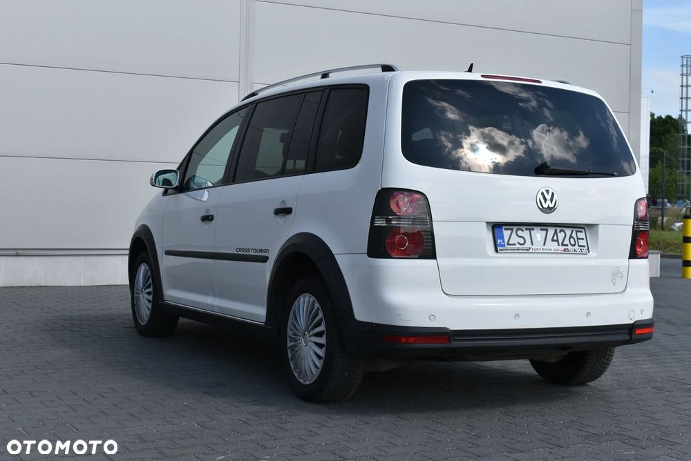 Volkswagen Touran 1.4 TSI Cross - 28