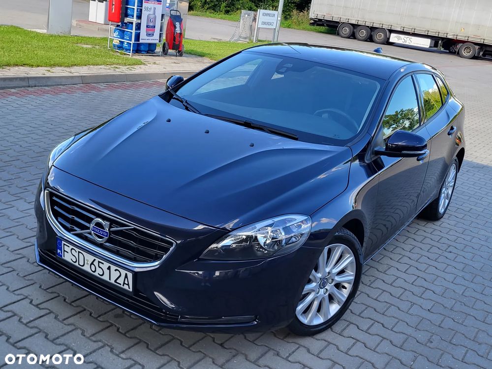 Volvo V40 T2 Momentum - 39