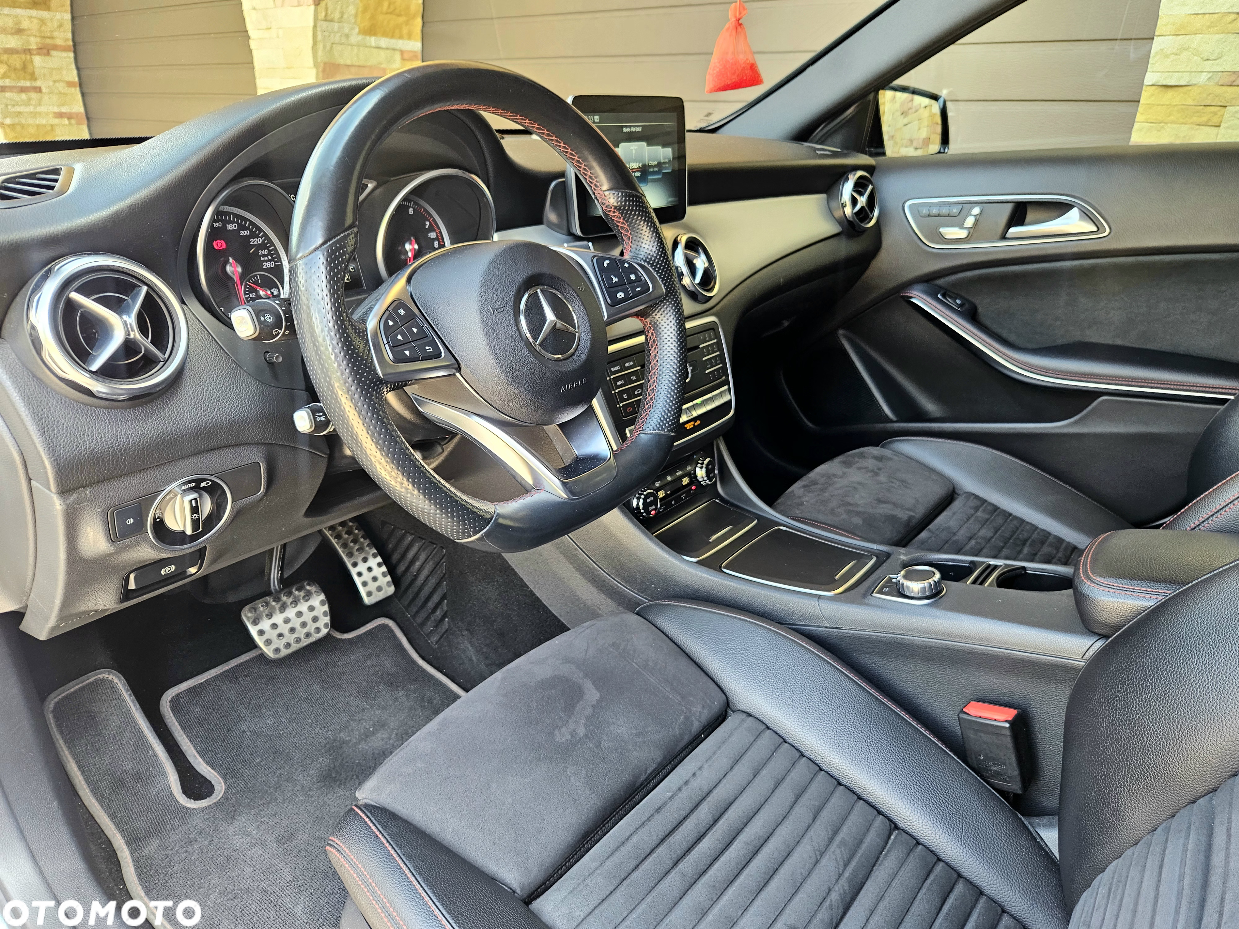Mercedes-Benz GLA 250 4-Matic - 29