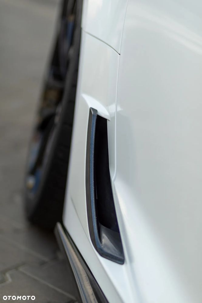 Chevrolet Corvette - 15