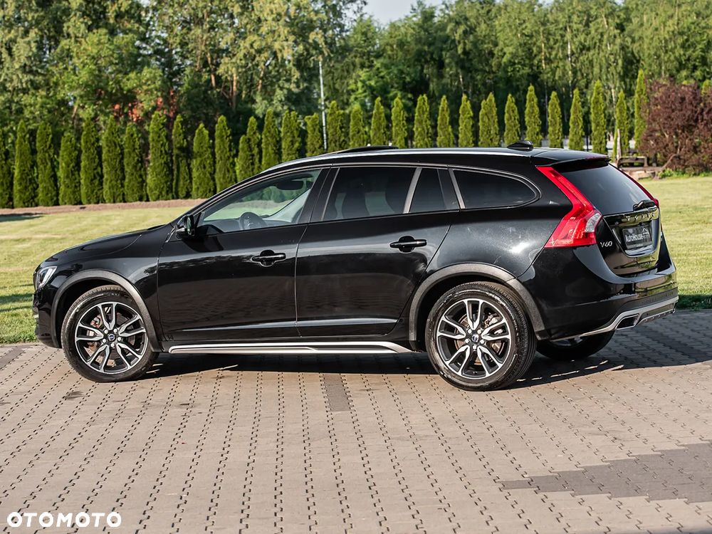 Volvo V60 Cross Country - 32