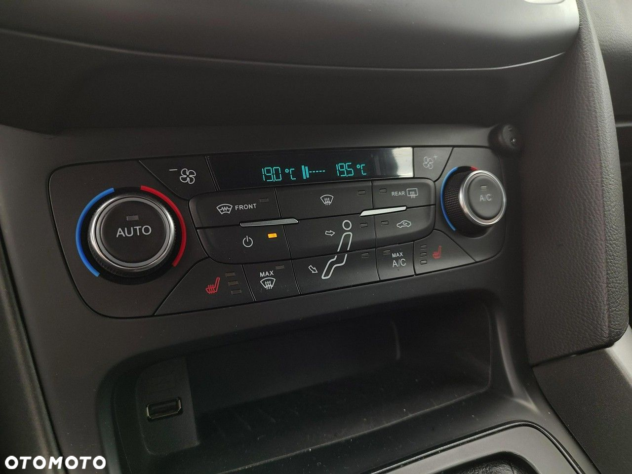 Ford Focus - 24