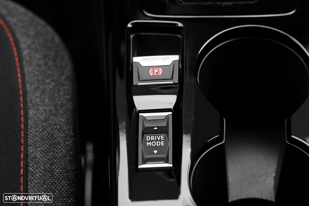 Peugeot e-2008 50 kWh Active Pack - 26