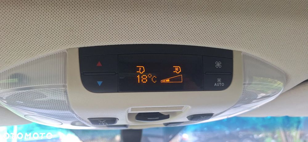 Mercedes-Benz Viano - 29