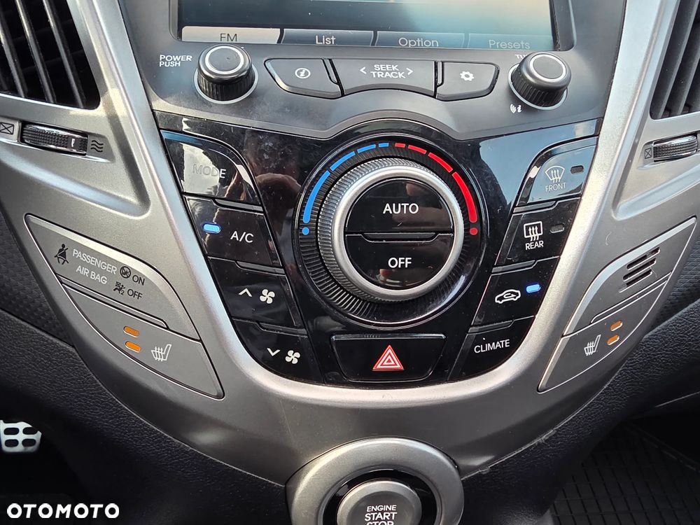 Hyundai Veloster 1.6 Premium - 12