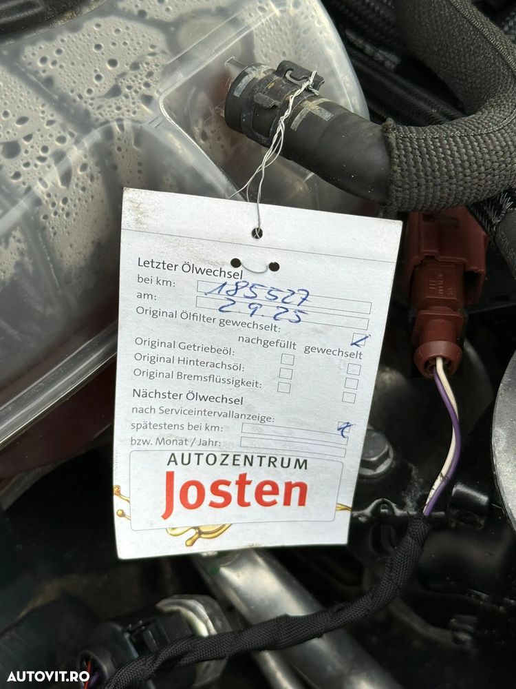 Volkswagen Passat 2.0 TDI SCR Elegance - 32