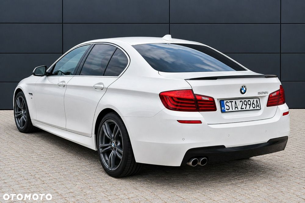BMW 5 Series 2016 photo 3