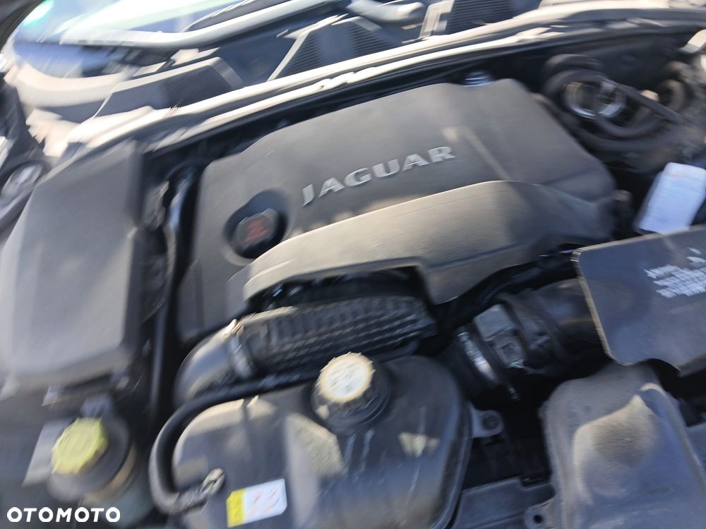 Jaguar XF 3.0 V6 D - 14