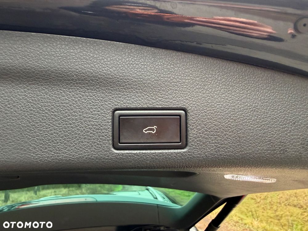 Volkswagen Sharan 2.0 TDI DSG (BlueMotion Technology) Highline - 26