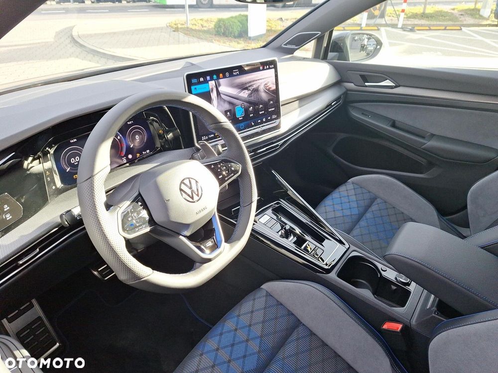 Volkswagen Golf - 17