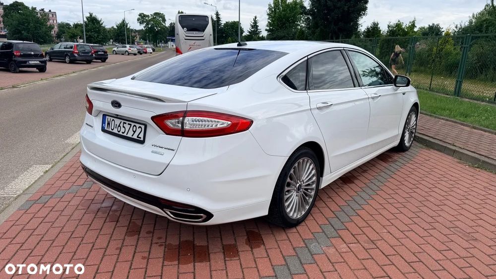 Ford Fusion 2.0 EcoBoost Titanium - 4